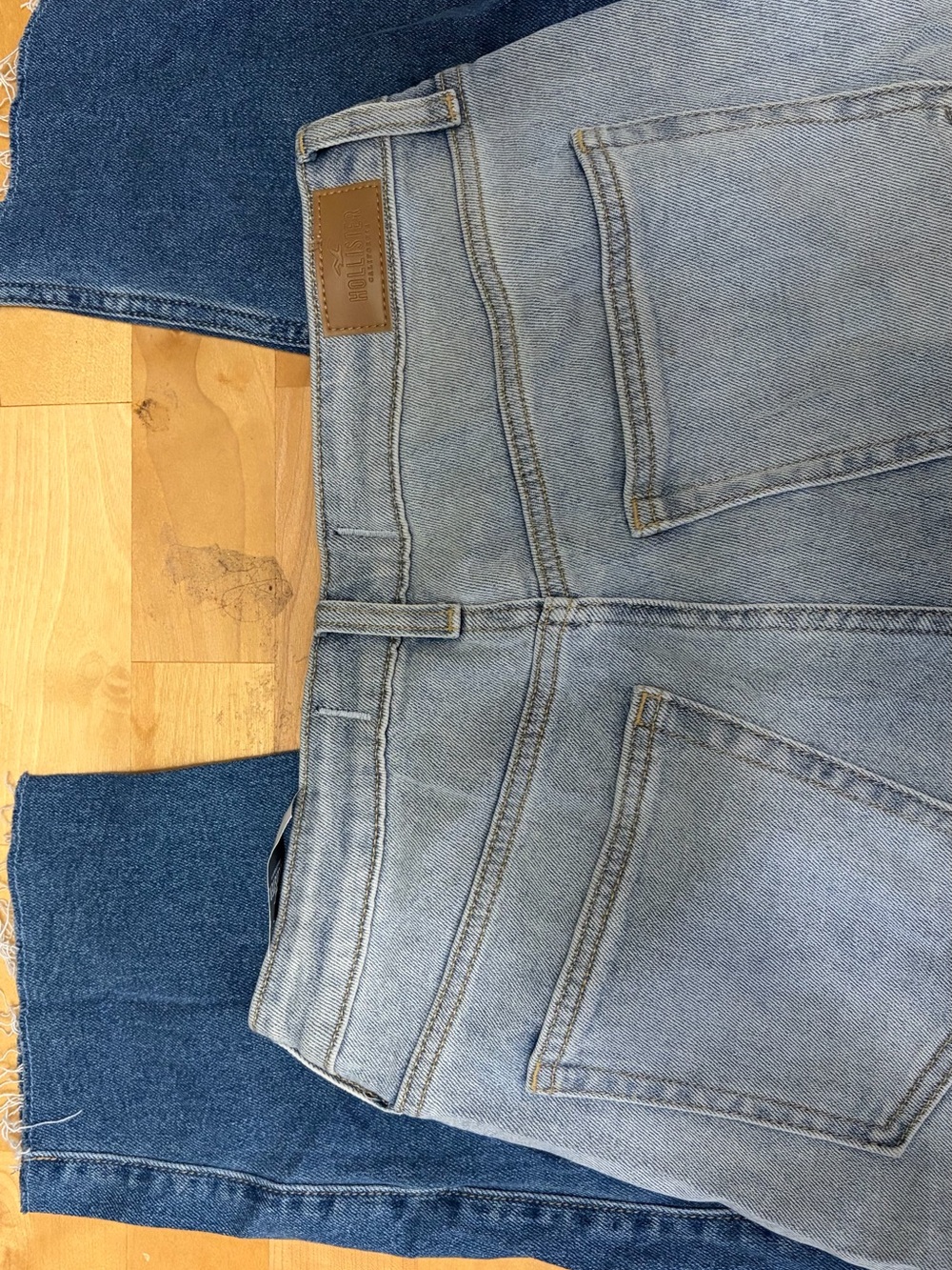 Hollister Size Ultra High-Rise Vintage Straight Jeans in Ombre